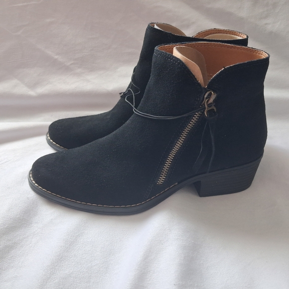 Womens Black Suede Ankle Boots Nwt - Picture 2 of 8